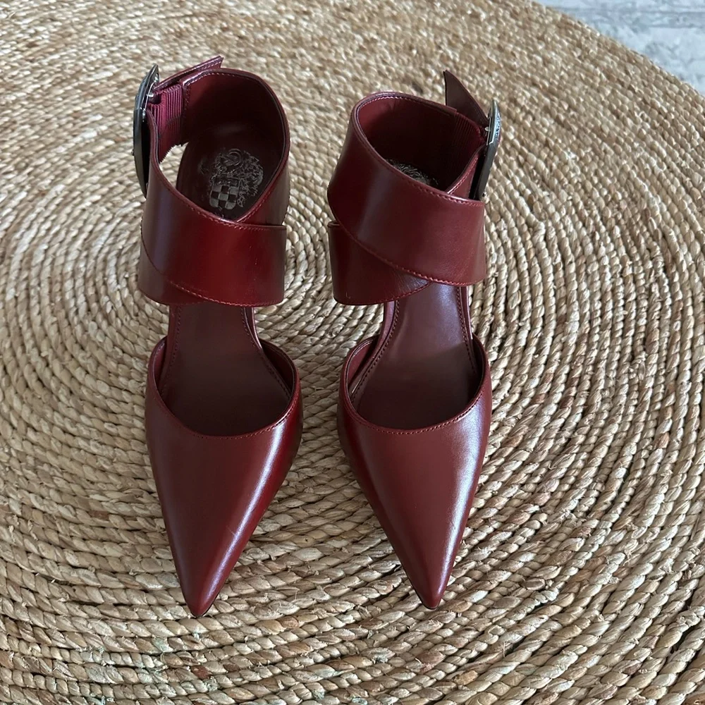 Vince Camuto Burgundy Leather Buckle Pump Sz 7.5 NWOT - Picture 2 of 6